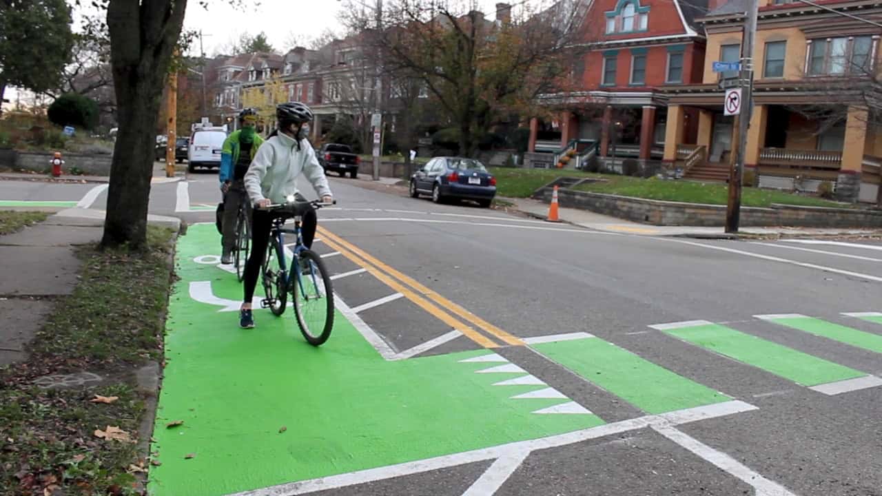 How to use a Contra-flow Bike Turn Box - BikePGH : BikePGH